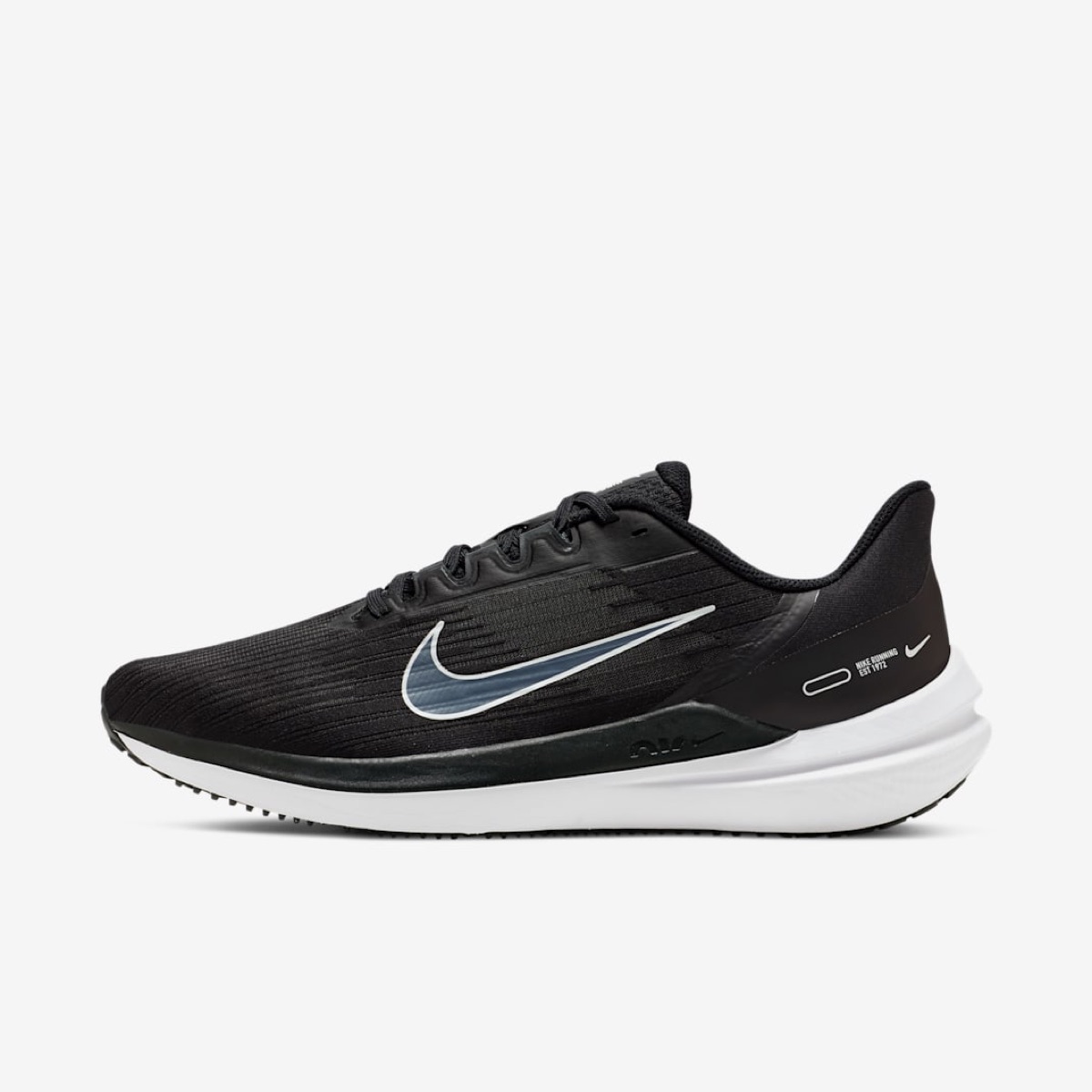 Nike Winflo 9 in Black / Dark Smoke Grey / White